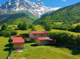 Cottages SHIKHRA - კოტეჯები შიხრა, hotel v destinácii Mazeri