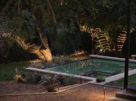 Topanga Canyon Home with Pool and Hot Tub by Colby and Conrad – hotel w mieście Topanga