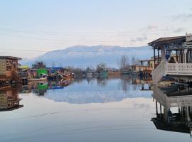 Houseboat Hood, hotel u gradu 'Srinagar'