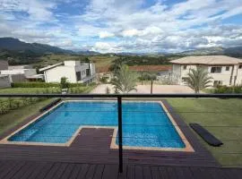 Refúgio Exclusivo com Piscina e Lazer