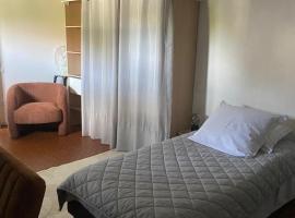 Chambre sur Eysines, Hotel in Eysines