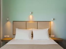 Xanthos Beachfront Suites, khách sạn ở Potamia