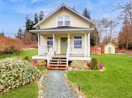 Cozy Cottage w/ Hot Tub in Freeland, Pets Welcome!, Hotel in Freeland