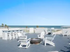 Sol Mate Roof top deck at the Beach Private heated pool spa and firepit
