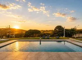 Casa em Condominio c Piscina e Churrasqueira