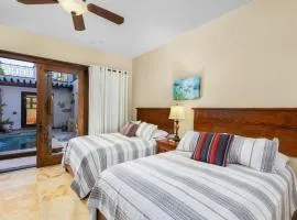 A breathtaking custom home with a private pool 5 1/2 ft deep and Ocean View