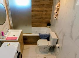 Depto Muy Patagónico, lindo y cómodo, hotel em Trelew