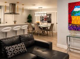 Modern Miami Home l Sleeps 12 l Free Parking: Miami'de bir otel
