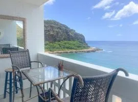 Secluded Ocean Bay Beachfront Condo on the Sand condo