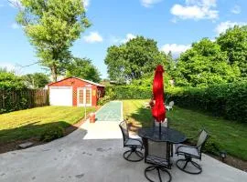 Coca Cola Cottage - Stay & Play Near Purina Farms - Dog Friendly