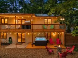 Asheville's Ultimate Retreat with Hot Tub Ping Pong Table Pool Table Lots to do Family Friendly