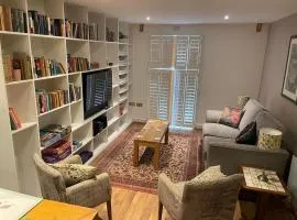 Lovely apartment, sleeps 6, 1 super king bed, 1 double bed and 1 sofa bed