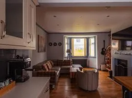 Elegant 1 Bdrm Cottage in Portree