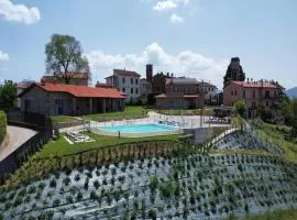 Spacious Holiday Home with shared pool in Poppi