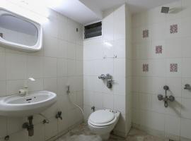 SPOT ON Hotel Hilltop, hotel en Vadodara