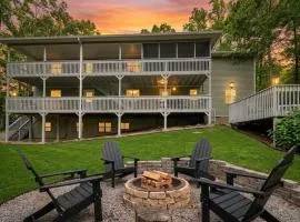 Large Hillside Retreat with Pool and Hot Tub