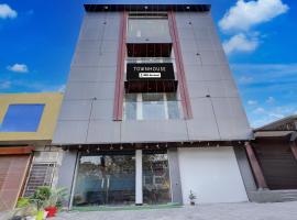 Super Townhouse Sector 67A Gurgaon Formerly Viraj Residency, hótel í Bhundsi
