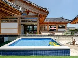 Gyeongju Hanok Stay Cheonwon Maeul