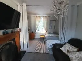 Highbury Cosham Portsmouth short stays in friendly home - Garden Room, Loungebedroom and Motorhome options