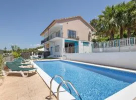 Maravillosa Villa con Piscina