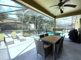 1056 SF Relax in this cozy villa w Pool