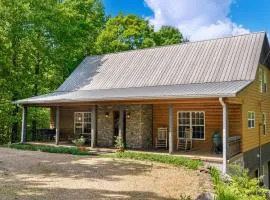 Secluded Cabin with Firepit, Swing Bed & Views Retreat in Fort Payne, Alabama