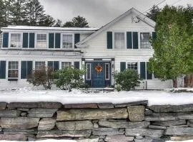 Historic 8BR Retreat with Hot Tub Near Stratton & Bromley, Londonderry, Vermont