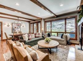 205 Bear Paw Lodge โรงแรมในเอวอน