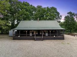 Large Riverfront Group Cabin on Mountain Fork River Near Broken Bow, Oklahoma