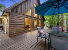 2BR Riverfront A-Frame Cabin Near Broken Bow, Oklahoma on Mountain Fork River