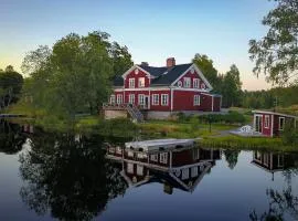 River Lodge