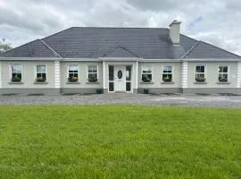 Albert Lock Bungalow 5 minute drive from Carrick