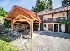 Viesnīca Chalet authentique en vallée verte pilsētā Bogève