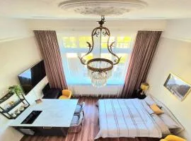 Neu renoviertes Studio mit Jugendstil-Flair