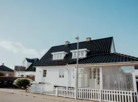 Family-Friendly Holiday Home Near The Sea