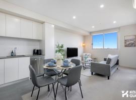 KozyGuru | Merrylands | Balcony Chic with Parking、Merrylandsのホテル