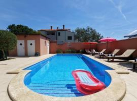 House Monte Cherpo, hotel i Pula