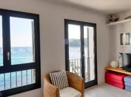 Exclusive front line apartment