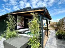 Cozy chalet with private jacuzzi and home cinema between Amsterdam Haarlem and Schiphol Airport