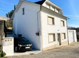 A casa dos avós - Spacious house with garage in Noia