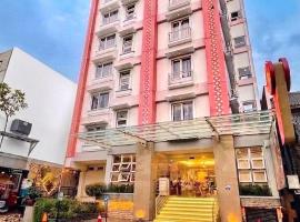 Best City Hotel, hotell i Jetis
