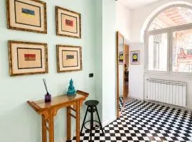 Salerno Old Town 10 Min From Ferry Port & Train Station Fast WiFi Blue Velvet