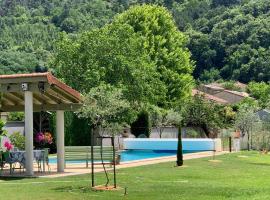 Escapade Vallée du Doux, Hotel in Tournon-sur-Rhône