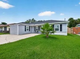 Spacious & Modern 4 Bedroom Family Home