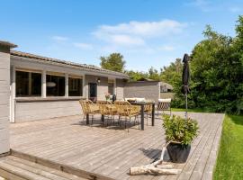 Cozy Holiday Home 350 Meters From The Water In Amtoft, hotel di Vesløs