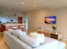 Peaceful 2BR in Noordhoek Modern Coastal Escape-Palmcove Stay