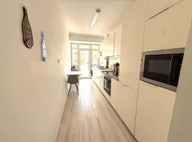Estoril 2 bd by the Beach