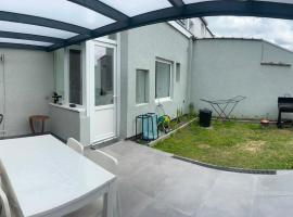 Cozy Veranda And Garden Near Tomorrowland, hotell i Boom