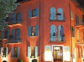 Hotel La Spia D'Italia, hotel i Solferino
