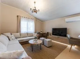 Loen Spacious Seaside Apartment 3BR Free Parking by PikHost